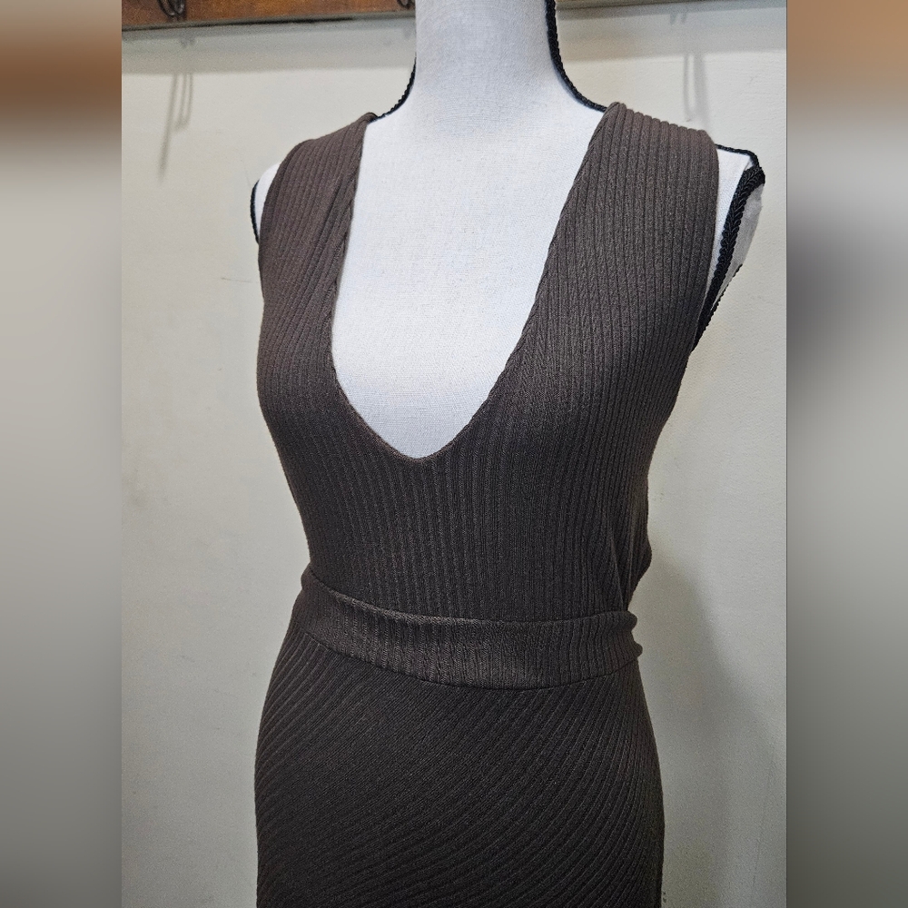 Brown Ribbed Crisscross Back Dress - Picture 2 of 8